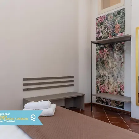 Vl04 - Porto Recanati, Leda Interno 4 *